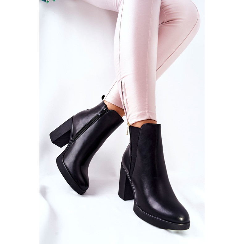 PG1 Botas de cuero en un poste Linari negro 2 PG1 Botas de cuero en un poste Linari negro 2