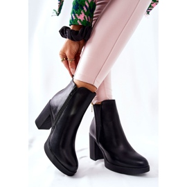 PG1 Botas de cuero en un poste Linari negro 4
