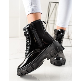 Sergio Todzi Tramperos negros en la plataforma 1 Sergio Todzi Tramperos negros en la plataforma 1