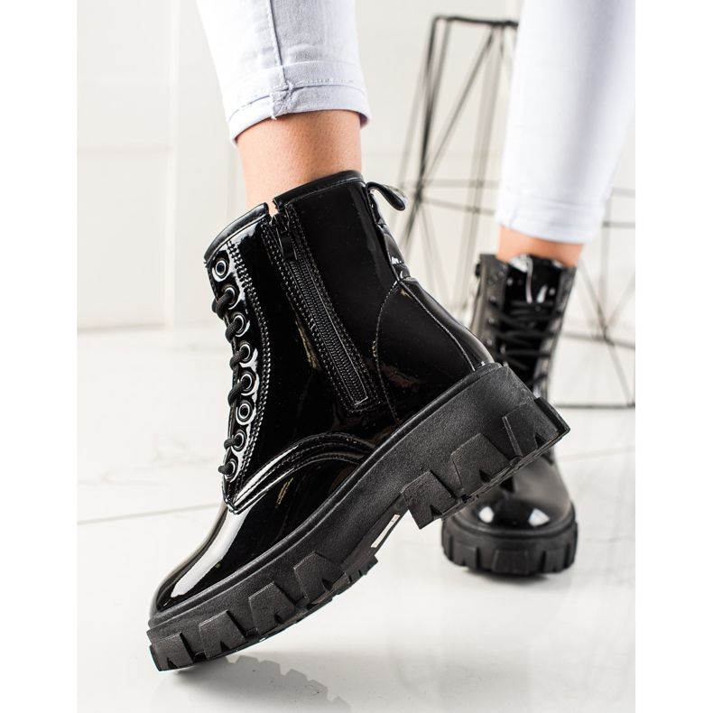 Sergio Todzi Tramperos negros en la plataforma 1 Sergio Todzi Tramperos negros en la plataforma 1