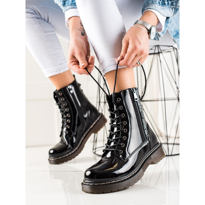 W. Potocki Botas lacadas en negro de Potocki 1