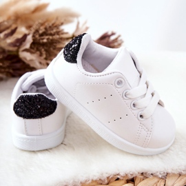 Zapatillas infantiles blancas y negras brillantes blanco 1