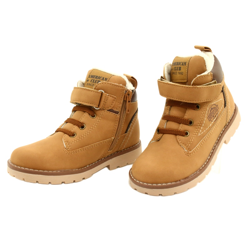 Trabajadores aislados con Fur American Club GC29 / 21 Camel beige marrón amarillo 3