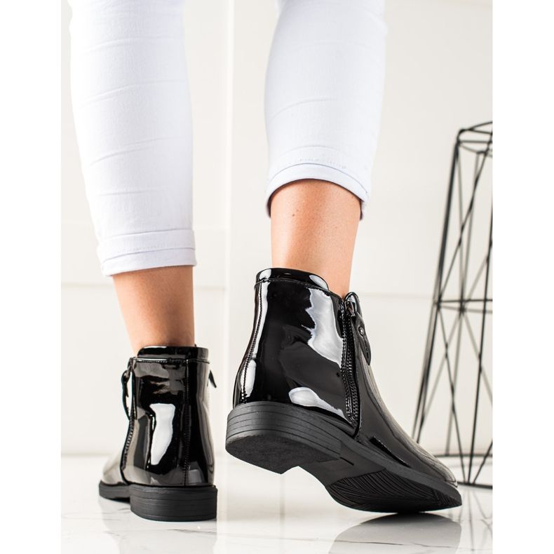 TRENDI Botas clásicas lacadas negro 1