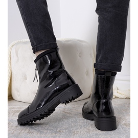 Botas Weiss de mujer lacadas en negro 1 Botas Weiss de mujer lacadas en negro 1