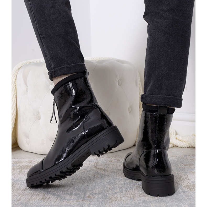 Botas Weiss de mujer lacadas en negro 1