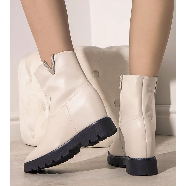 Botas de mujer beige en la cuña Goldie crudo 1