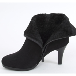 Botas en un tacón de aguja Gaja Black negro 5