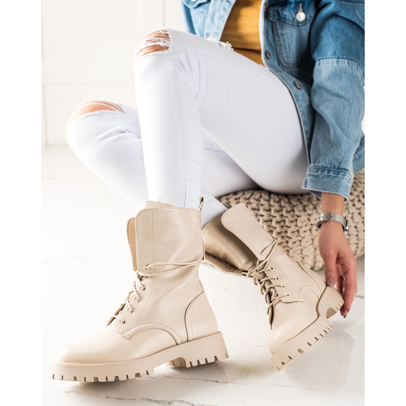 TRENDI Tramperos altos clásicos beige 2 TRENDI Tramperos altos clásicos beige 2