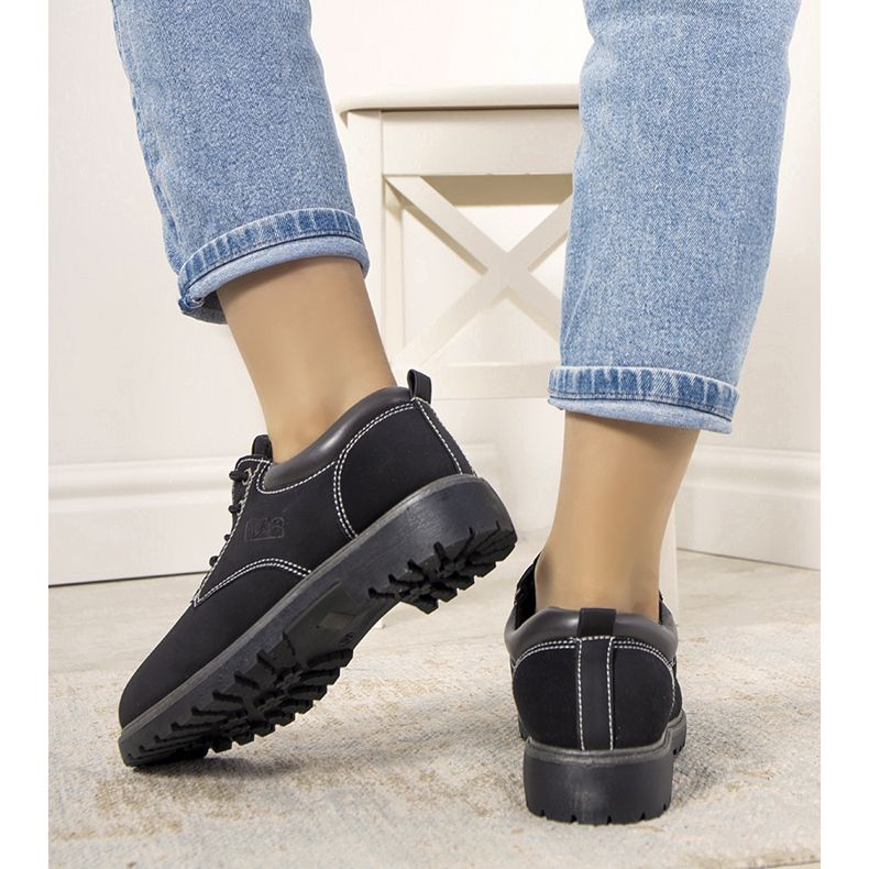 Zapatos negros sobre suela gruesa Pelland 1