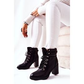 Botas calientes en un poste Charmmis negro 2