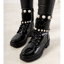 Zapatos Corso de mujer lacados en negro 1