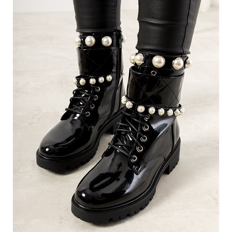 Zapatos Corso de mujer lacados en negro 1