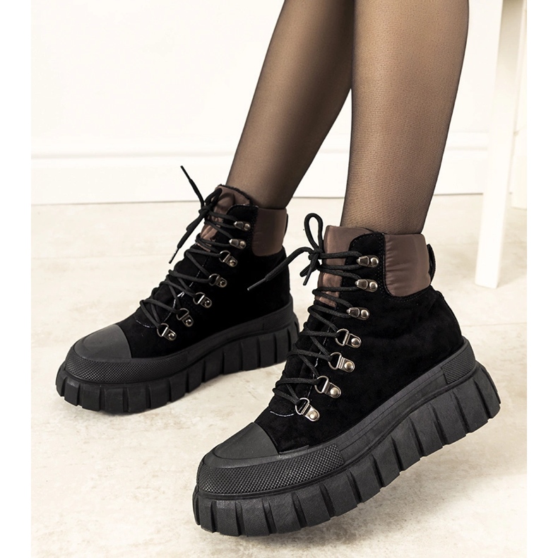 Zapatos de mujer negros con aislamiento y cordones de Calabresi marrón 1