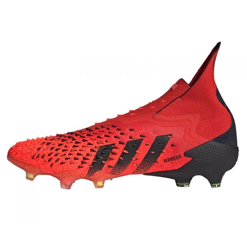 Botas de fútbol adidas Predator Freak + Fg M FY6238 naranjas y tintos 1
