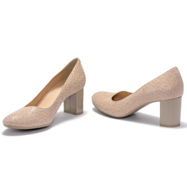 Marco Shoes Zapatos Marco beige lisos y cómodos 1