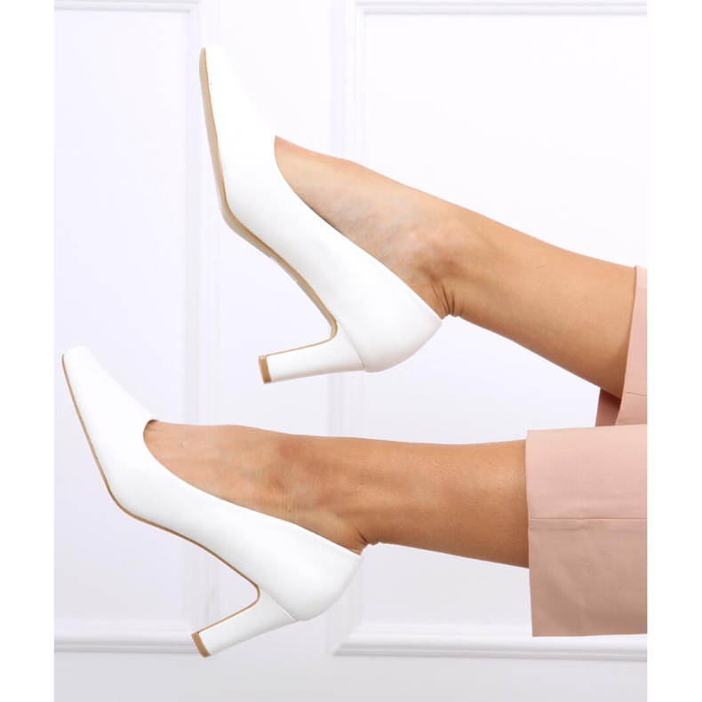 Bombas en el poste Ester White blanco 1 Bombas en el poste Ester White blanco 1