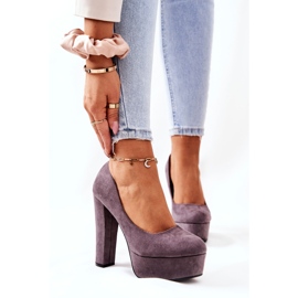 Zapatos de tacón de ante en la plataforma gris Bemiso 2