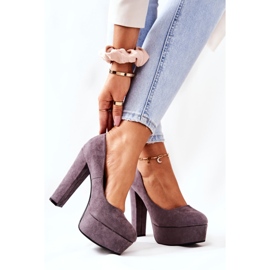Zapatos de tacón de ante en la plataforma gris Bemiso 3