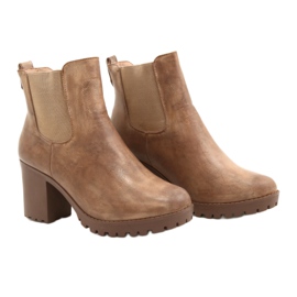 Botas beige en el poste Auger marrón 4