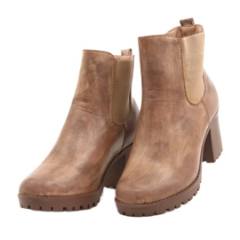 Botas beige en el poste Auger marrón 2