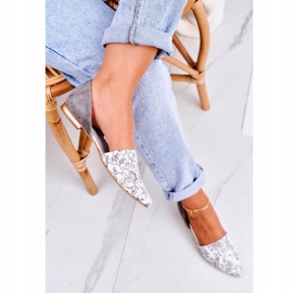 Elegantes Bailarinas de Piel con Flores Laura Messi 1110 Blanco rosado multicolor 2 Elegantes Bailarinas de Piel con Flores Laura Messi 1110 Blanco rosado multicolor 2