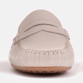 Marco Shoes Cómodos mocasines fabricados en piel suave. beige 7