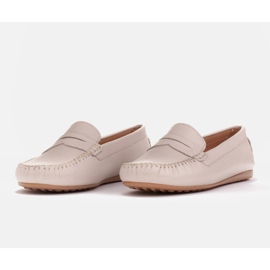 Marco Shoes Cómodos mocasines fabricados en piel suave. beige 6