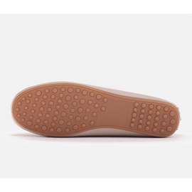 Marco Shoes Cómodos mocasines fabricados en piel suave. beige 5