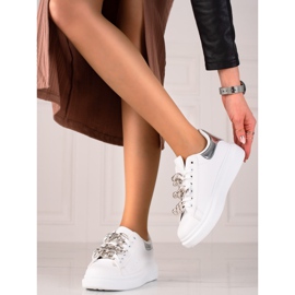 TRENDI Sneakers de moda con una cadena blanco 3