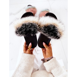 FM1 Pantuflas Naturis Pelo Natural Blanco Y Negro 1