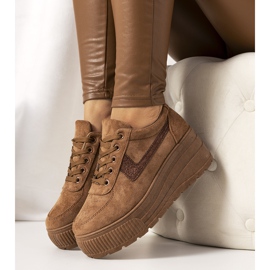 Deportivas marrones con suela botánica alta marrón 1 Deportivas marrones con suela botánica alta marrón 1