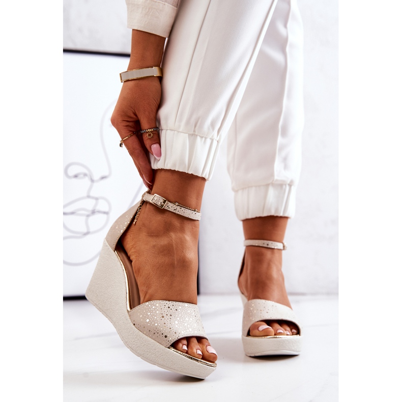 Sandalias Mujer Con Cuña Laura Messi 2389 Beige dorado 2
