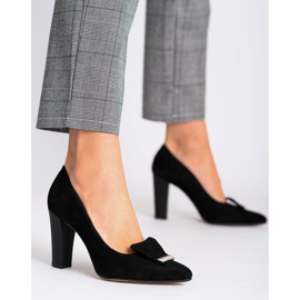 Zapatos de salón Marco Shoes 1008P de terciopelo negro con adorno 4