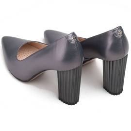 Marco Shoes Salón gris con tacón de canalé 8