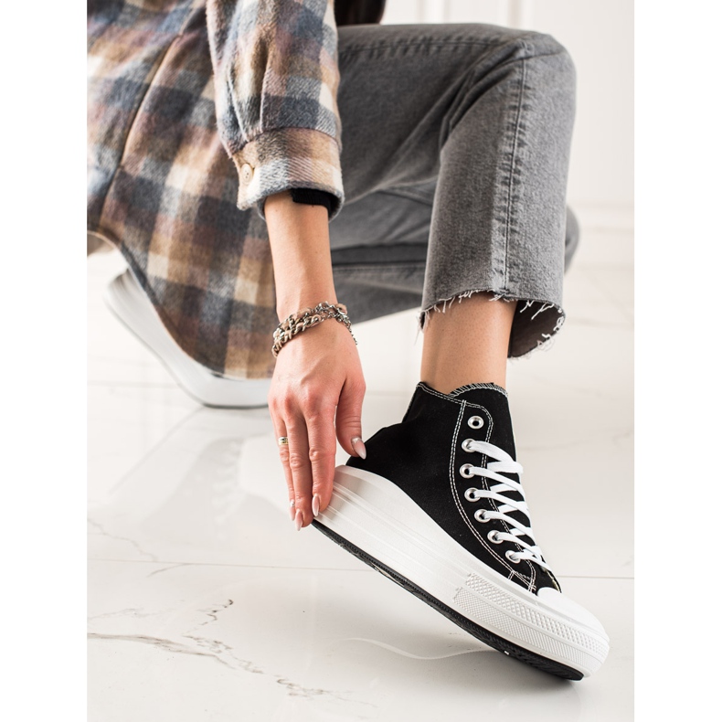 TRENDI Zapatillas de moda en la plataforma negro 1