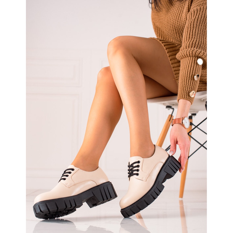 Zapatos beige en la plataforma La.Fi 1