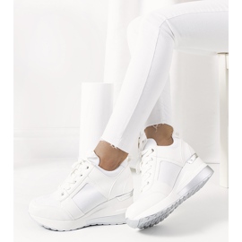 Zapatillas blancas en la cuña Lockett blanco plata 1 Zapatillas blancas en la cuña Lockett blanco plata 1