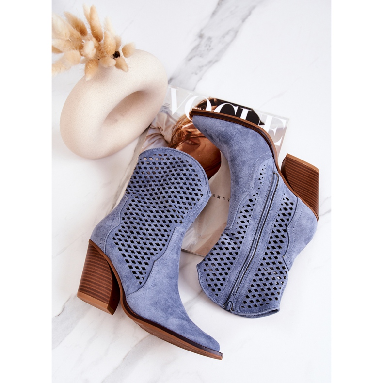 FB1 Botas vaqueras caladas en un post azul Caroline 1 FB1 Botas vaqueras caladas en un post azul Caroline 1