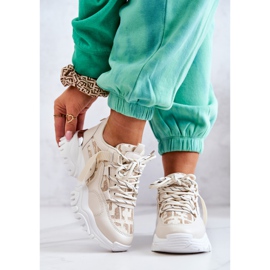 Zapatillas En Una Suela Masiva Beige Tu Estilo 2 Zapatillas En Una Suela Masiva Beige Tu Estilo 2