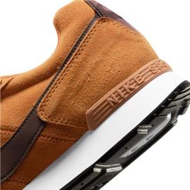 Calzado Nike Venture Runner Suede M CQ4557 200 marrón naranja 7