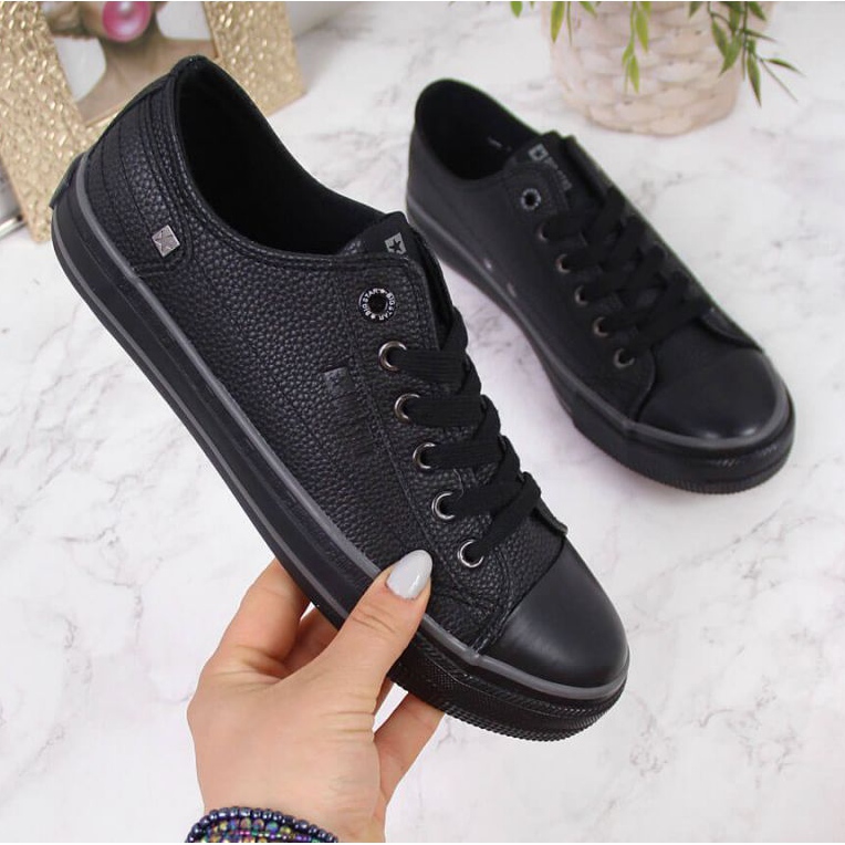 Zapatillas bajas con piel ecológica Big Star II274002 W negro 1