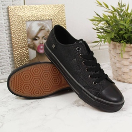 Zapatillas bajas con piel ecológica Big Star II274002 W negro 4