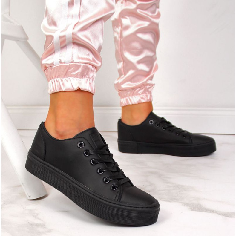 Zapatillas bajas negras en la plataforma Big Star W II274098 negro 2