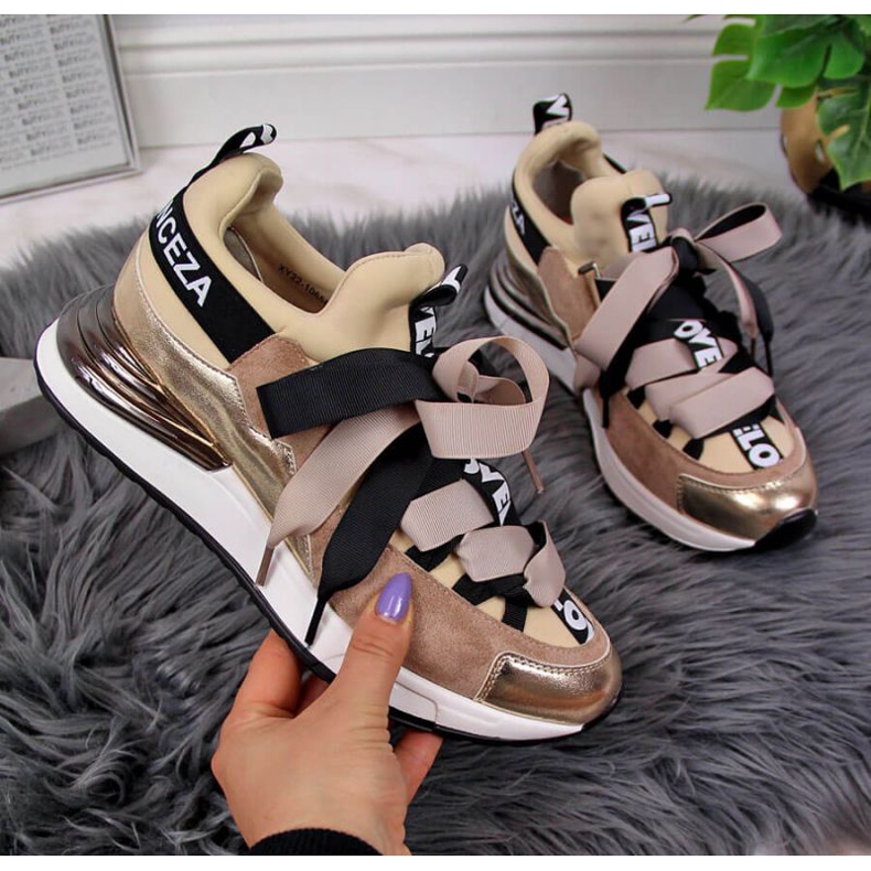 Zapatillas con inscripciones Vinceza W JAN49A beige 1