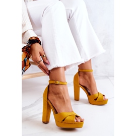 FM1 Sandalias De Ante En Un Post Amarillo Lanelle 1