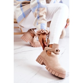 FB2 Botines De Ante Con Corte Kirsten Beige 1