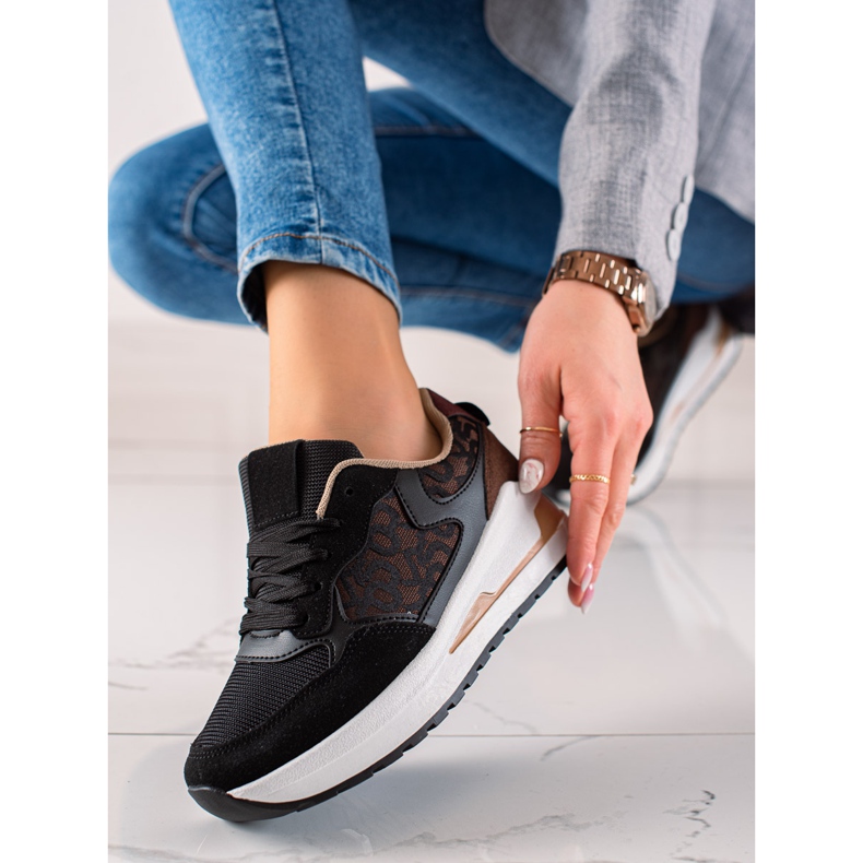 TRENDI Zapatillas con estilo en la plataforma marrón negro 1