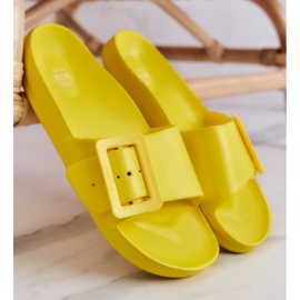 Big Star Pantuflas Mujer Estrella Grande con Hebilla FF274A392 Amarillo 3