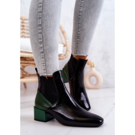 PA2 botas de cuero en un poste de kailey negro y verde 3